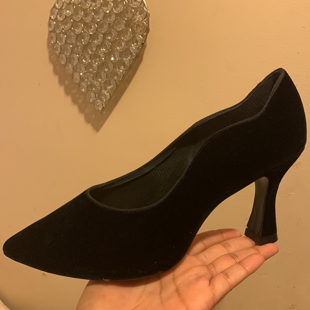 Notorious black heels